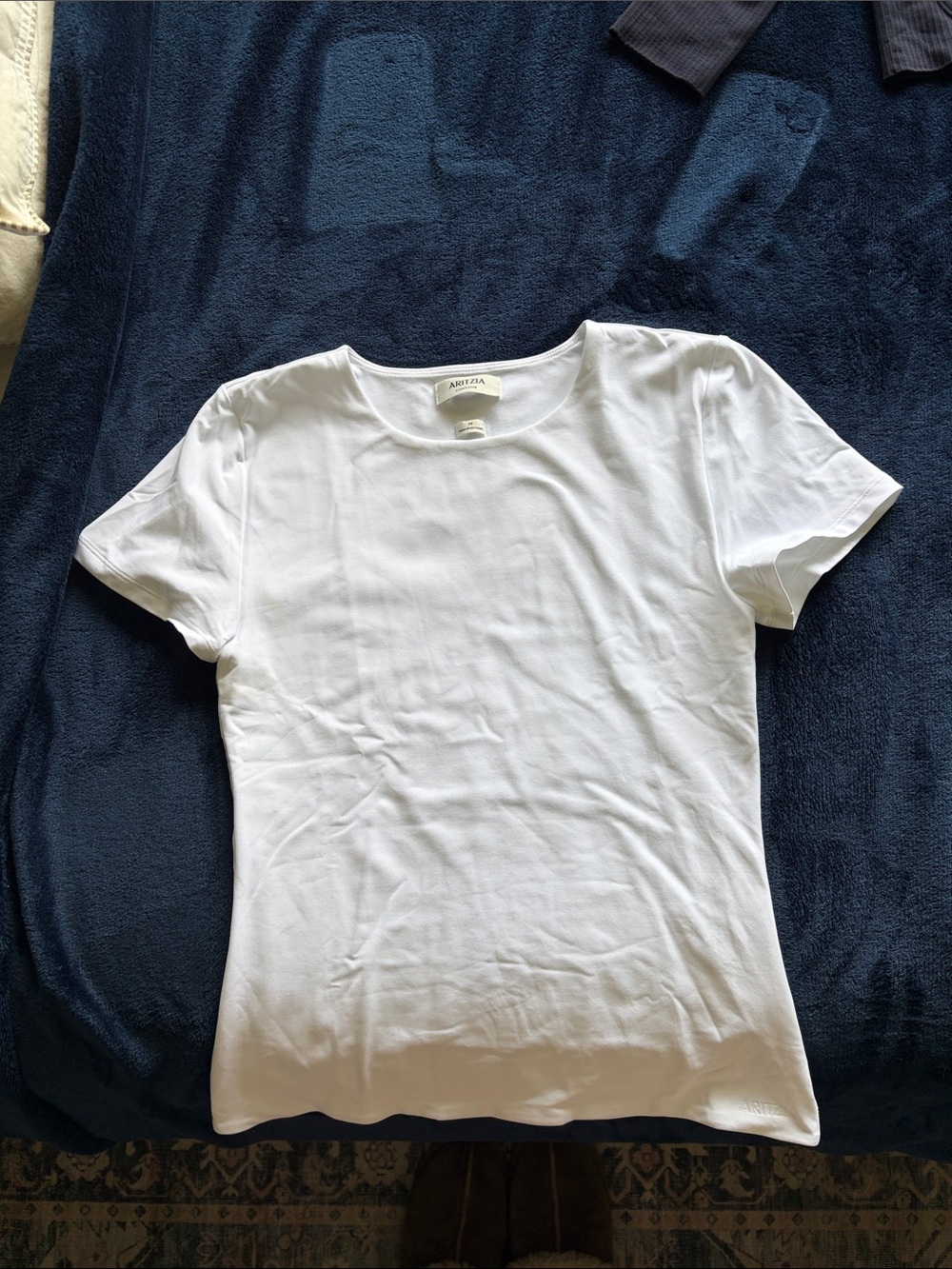 Like new aritzia contour tee!